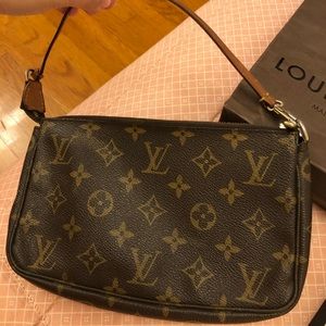 🚫SOLD🚫 Authentic Louis Vuitton Pochette.  ❌
